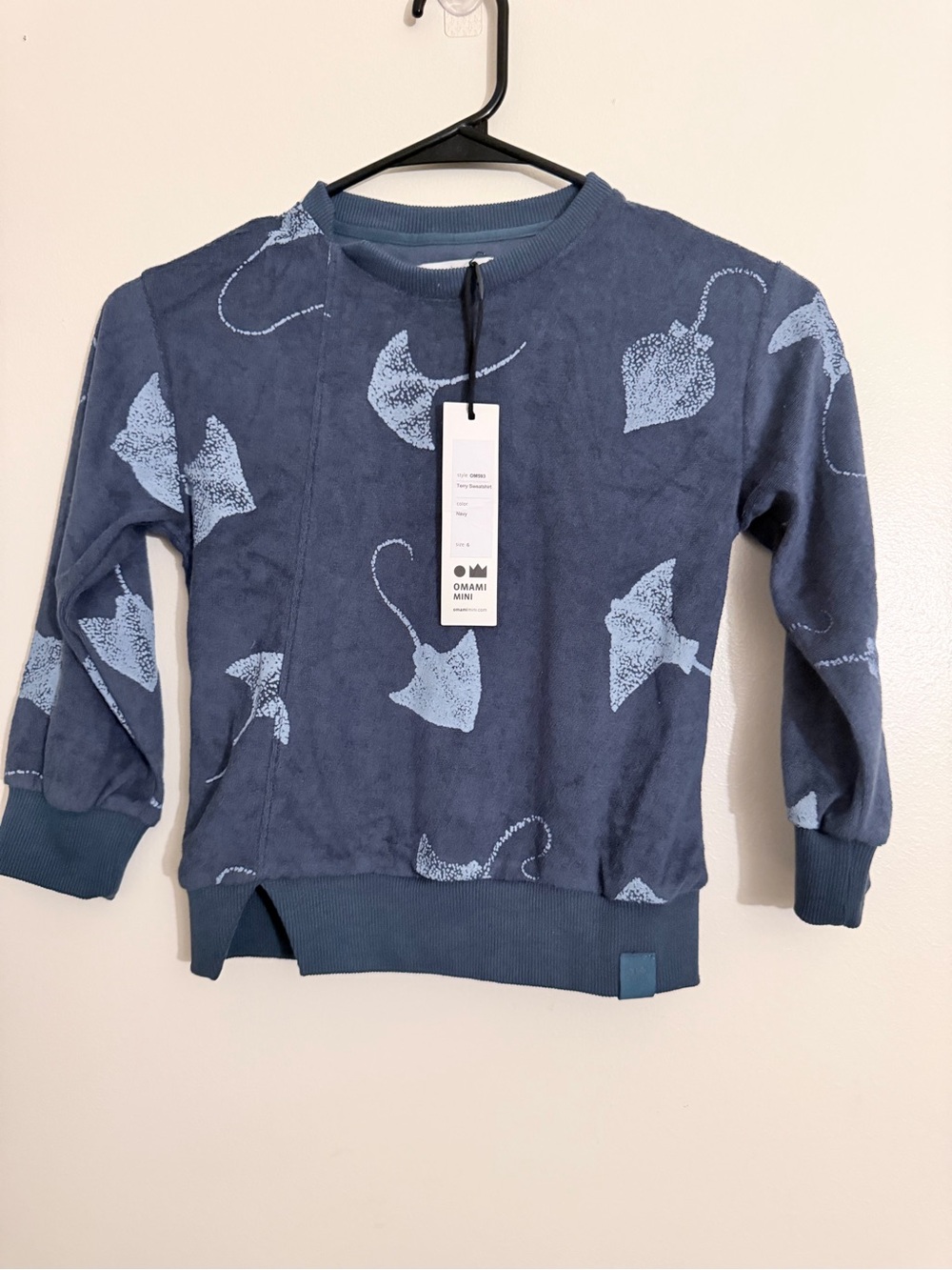 Omamimini Navy Sweatshirt with Light Blue Stingray Print